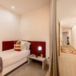 Modern & Cozy Apartment, By The 빌라노바데가이아