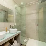 Modern & Cozy Apartment, By The 아파트 빌라노바데가이아