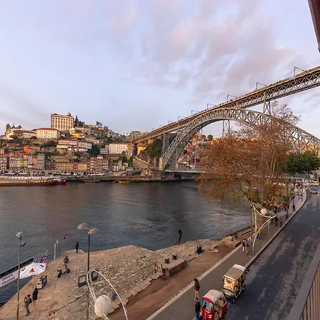 公寓 Modern & Cozy Apartment, By The *