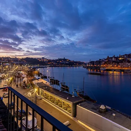 公寓 Modern & Cozy Apartment, By The 加亚新城