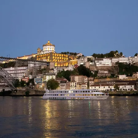 Modern & Cozy Apartment, By The شقة فيلا نوفا دي غايا