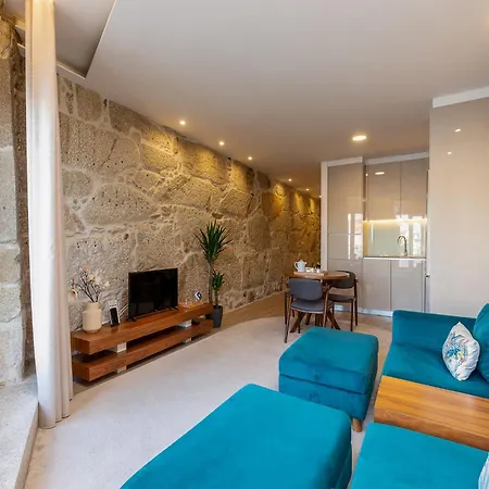 Modern & Cozy Apartment, By The Βίλα Νόβα ντε Γκάια