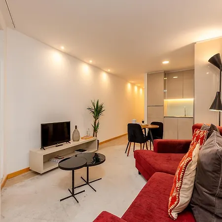 Modern & Cozy Apartment, By The