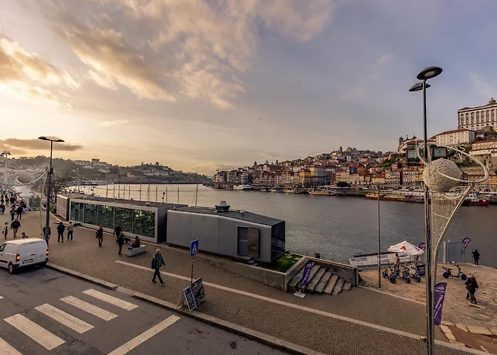 Modern & Cozy Apartment, By The דירה וילה נובה דה גאיה