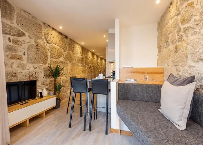 Modern & Cozy Apartment, By The דירה *