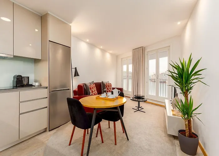 Modern & Cozy Apartment, By The *