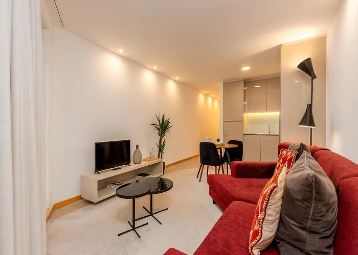 Modern & Cozy Apartment, By The